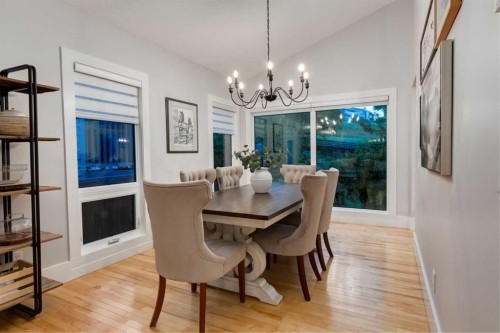 775 Strathcona Drive Sw, Calgary, AB - Indoor Photo Showing Dining Room