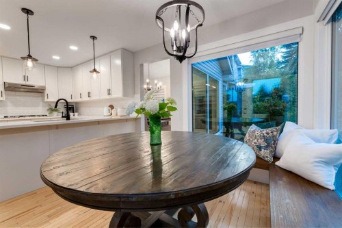 775 Strathcona Drive Sw, Calgary, AB - Indoor Photo Showing Dining Room