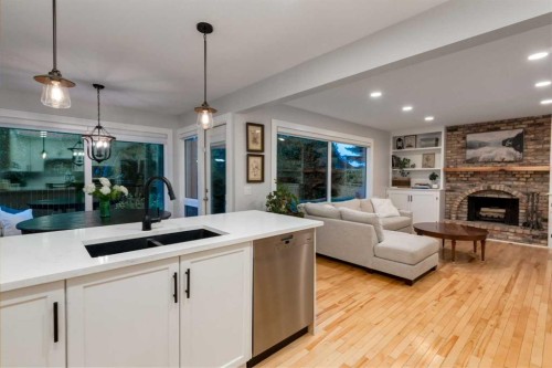 775 Strathcona Drive Sw, Calgary, AB - Indoor With Fireplace