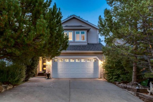 775 Strathcona Drive Sw, Calgary, AB - Outdoor With Facade