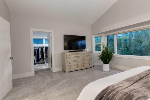 775 Strathcona Drive Sw, Calgary, AB - Indoor Photo Showing Bedroom