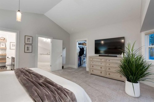 775 Strathcona Drive Sw, Calgary, AB - Indoor Photo Showing Bedroom