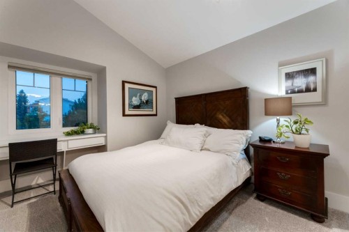 775 Strathcona Drive Sw, Calgary, AB - Indoor Photo Showing Bedroom