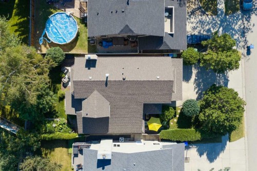 775 Strathcona Drive Sw, Calgary, AB - Outdoor