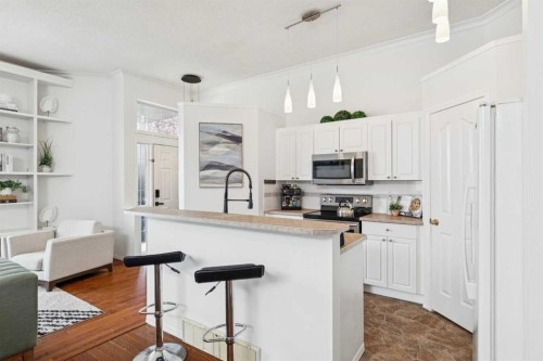 336 Mt Aberdeen Close Se, Calgary, AB - Indoor Photo Showing Kitchen