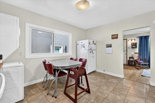 3911 1 Street Nw, Calgary, AB - Indoor Photo Showing Dining Room