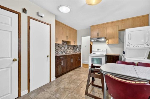 3911 1 Street Nw, Calgary, AB - Indoor Photo Showing Kitchen