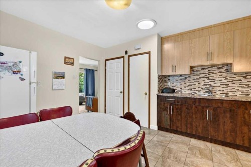 3911 1 Street Nw, Calgary, AB - Indoor Photo Showing Other Room