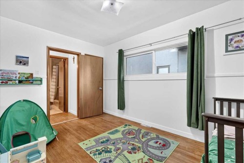 3911 1 Street Nw, Calgary, AB - Indoor