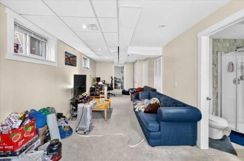 3911 1 Street Nw, Calgary, AB - Indoor