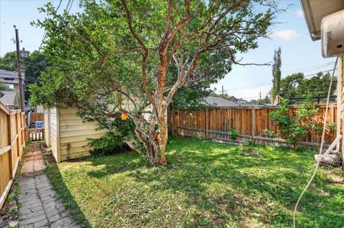 3911 1 Street Nw, Calgary, AB - Outdoor