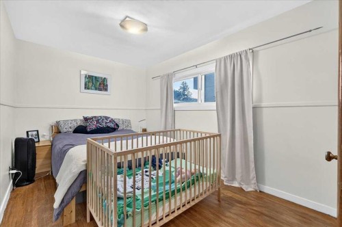 3911 1 Street Nw, Calgary, AB - Indoor Photo Showing Bedroom