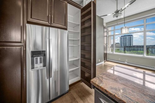 619-950 Centre Avenue Ne, Calgary, AB - Indoor Photo Showing Kitchen