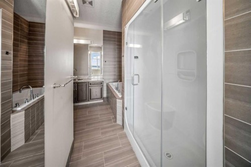619-950 Centre Avenue Ne, Calgary, AB - Indoor Photo Showing Bathroom