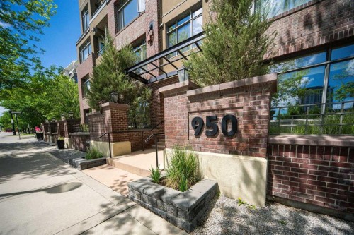 619-950 Centre Avenue Ne, Calgary, AB - Outdoor