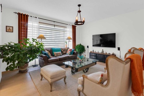 29 Sage Meadows Park Nw, Calgary, AB - Indoor Photo Showing Living Room