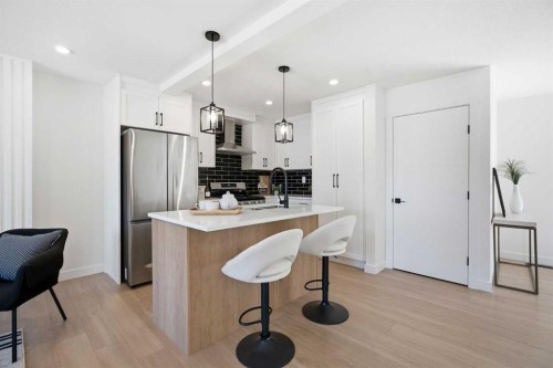 451 Arlington Drive Se, Calgary, AB - Indoor Photo Showing Kitchen