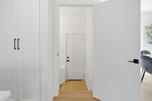 451 Arlington Drive Se, Calgary, AB - Indoor Photo Showing Other Room