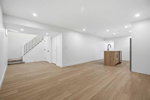 451 Arlington Drive Se, Calgary, AB - Indoor