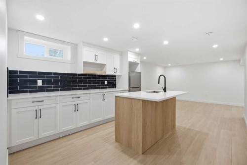 451 Arlington Drive Se, Calgary, AB - Indoor Photo Showing Kitchen With Upgraded Kitchen