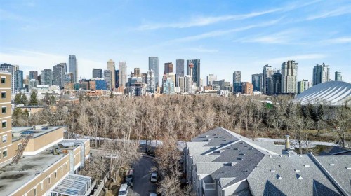 2-125 23 Avenue Sw, Calgary, AB - Outdoor With View