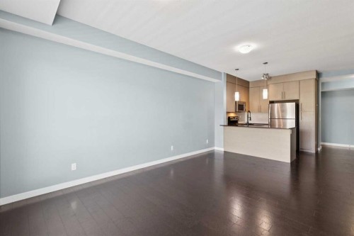4313-5305 32 Avenue, Calgary, AB - Indoor Photo Showing Kitchen