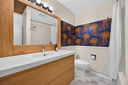 14 Rosetree Crescent Nw, Calgary, AB - Indoor Photo Showing Bathroom