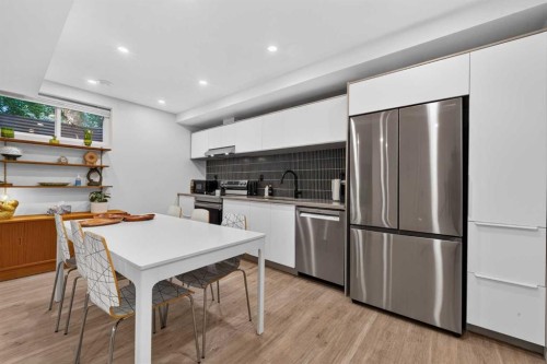 14 Rosetree Crescent Nw, Calgary, AB - Indoor Photo Showing Kitchen