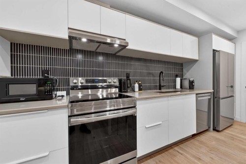 14 Rosetree Crescent Nw, Calgary, AB - Indoor Photo Showing Kitchen