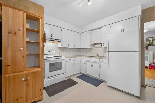 14 Rosetree Crescent Nw, Calgary, AB - Indoor Photo Showing Kitchen