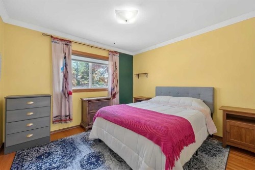 14 Rosetree Crescent Nw, Calgary, AB - Indoor Photo Showing Bedroom