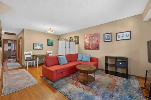 14 Rosetree Crescent Nw, Calgary, AB - Indoor Photo Showing Living Room