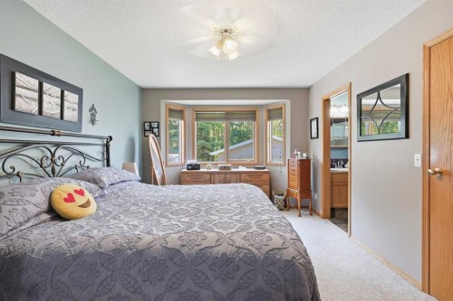 5618 63 Avenue, Olds, AB - Indoor Photo Showing Bedroom