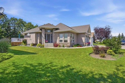 5618 63 Avenue, Olds, AB - Outdoor With Facade
