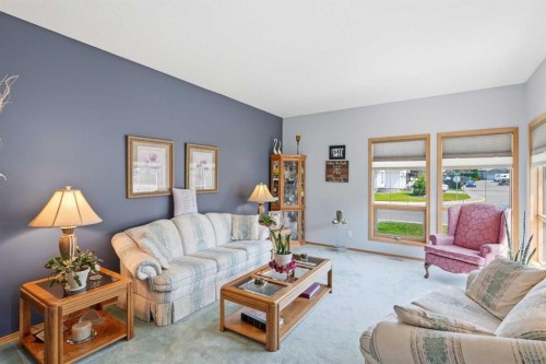 5618 63 Avenue, Olds, AB - Indoor Photo Showing Living Room