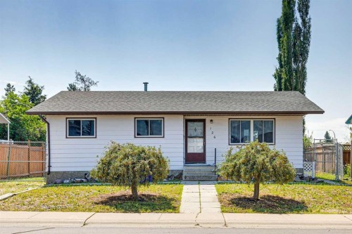 126 Thistle Way  Strathmore, AB T1P 1C6