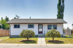 126 Thistle Way Strathmore, AB T1P 1C6