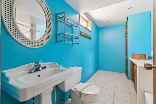 126 Thistle Way, Strathmore, AB - Indoor Photo Showing Bathroom