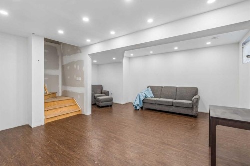 11 Legacy Crescent Se, Calgary, AB - Indoor Photo Showing Other Room