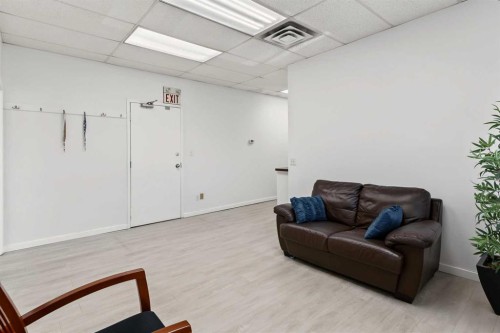 209-3825 34 Street Ne, Calgary, AB 