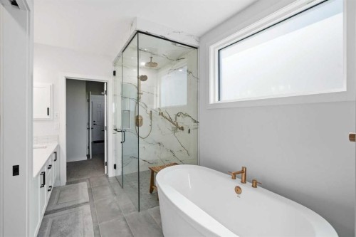 77 Wolf Hollow Villas Se, Calgary, AB - Indoor Photo Showing Bathroom