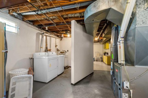 40 Thornlee Crescent Nw, Calgary, AB - Indoor Photo Showing Laundry Room
