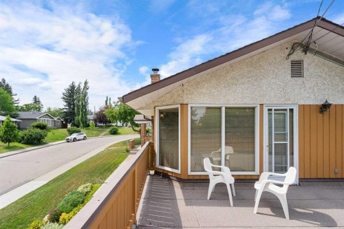 40 Thornlee Crescent Nw, Calgary, AB - Outdoor With Deck Patio Veranda