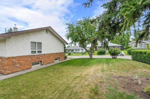 40 Thornlee Crescent Nw, Calgary, AB - Outdoor