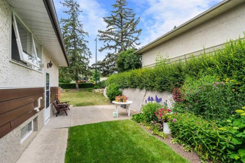 40 Thornlee Crescent Nw, Calgary, AB - Outdoor