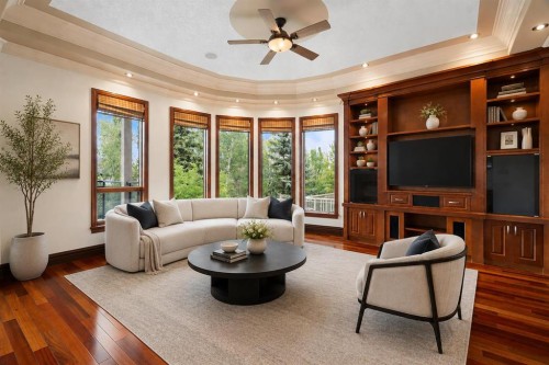 8 Coulee Park Sw, Calgary, AB - Indoor Photo Showing Living Room