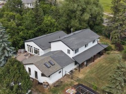 693 10 Avenue Carstairs, AB T0M 0N0
