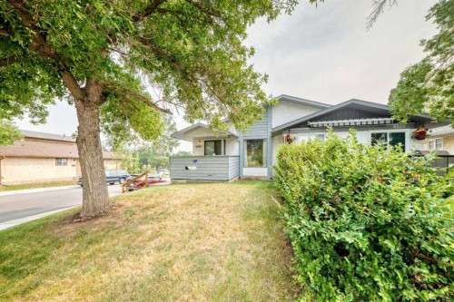 8524 Berwick Road Nw, Calgary, AB - Outdoor