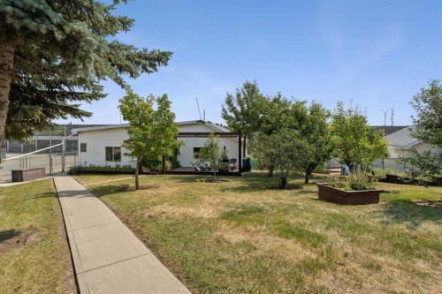 246 Mt Lorette Place Se, Calgary, AB - Outdoor