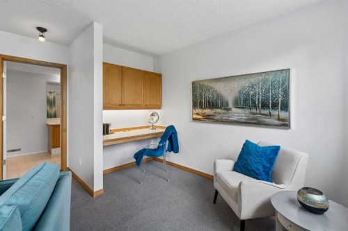 246 Mt Lorette Place Se, Calgary, AB - Indoor